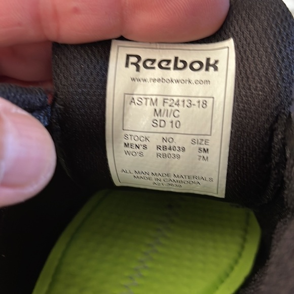 Women new pair Reebok work size 7M - Picture 7 of 9